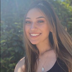 Meet your Posher, Kayla